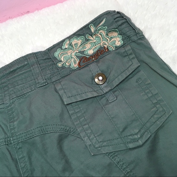 Y2K 00s Candie’s Olive Green Floral Embroidered Low Rise Cargo Gaucho Shorts - Picture 4 of 5